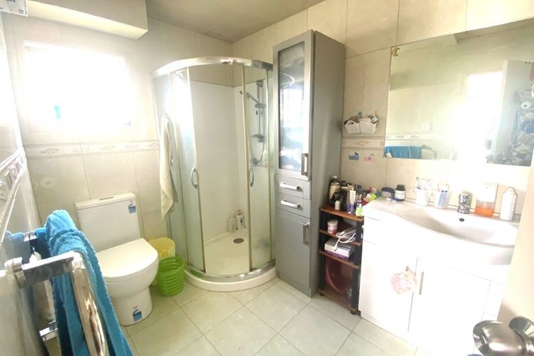 Photo of property in 2 Damson Place, Bucklands Beach, Auckland, 2012