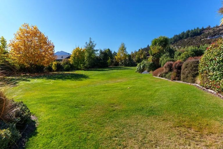 Photo of property in 16 Hidden Hills Drive, Wanaka, 9305