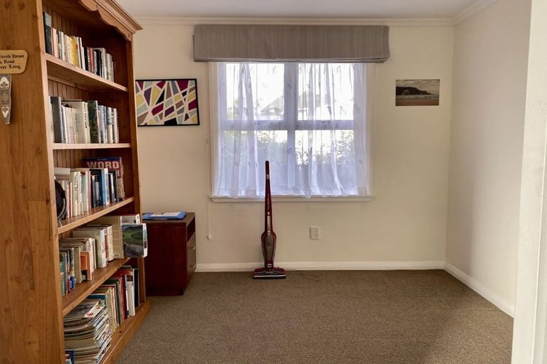 Photo of property in 68 Newcastle Street, Terrace End, Palmerston North, 4410