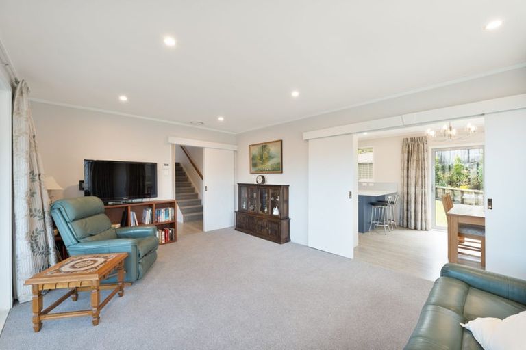 Photo of property in 17 Fitzwater Place, Henderson, Auckland, 0612