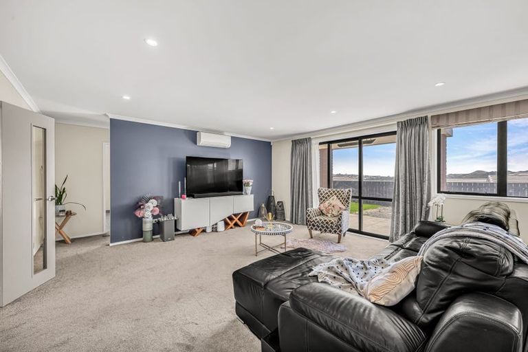 Photo of property in 29 Margaret Shields Avenue, Aotea, Porirua, 5024