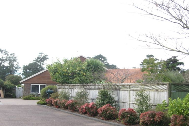 Photo of property in 18 Gairloch Place, Wattle Downs, Auckland, 2103