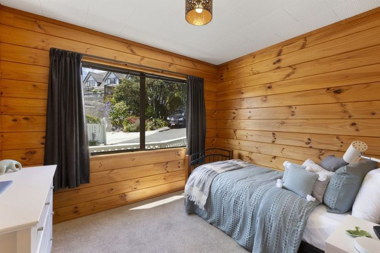 Photo of property in 16 Solway Place, Papakowhai, Porirua, 5024