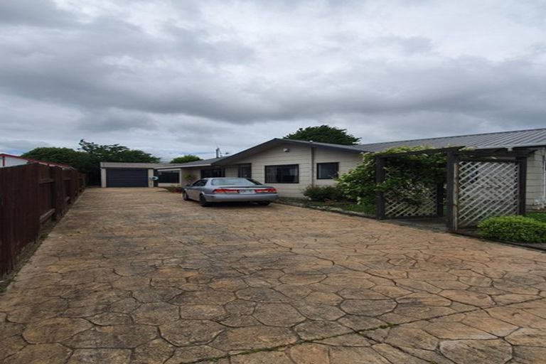 Photo of property in 29 Lydia Place, Kelvin Grove, Palmerston North, 4414