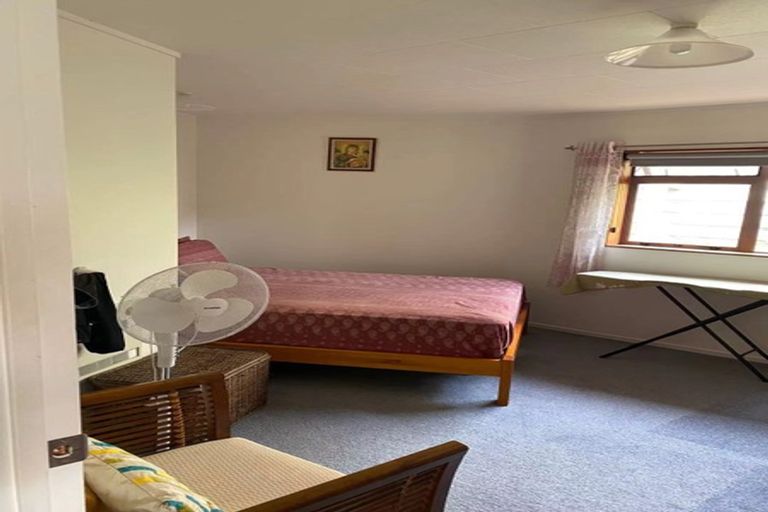 Photo of property in 18 Hercules Drive, Henderson, Auckland, 0612