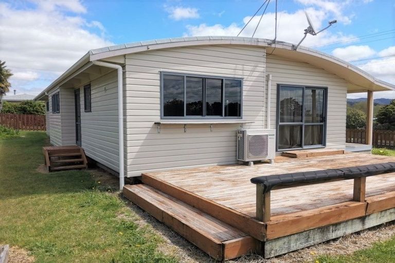 Photo of property in 20 Marsden Point Road, Ruakaka, 0116