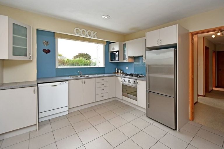 Photo of property in 7 Tracy Place, Redwood, Christchurch, 8051