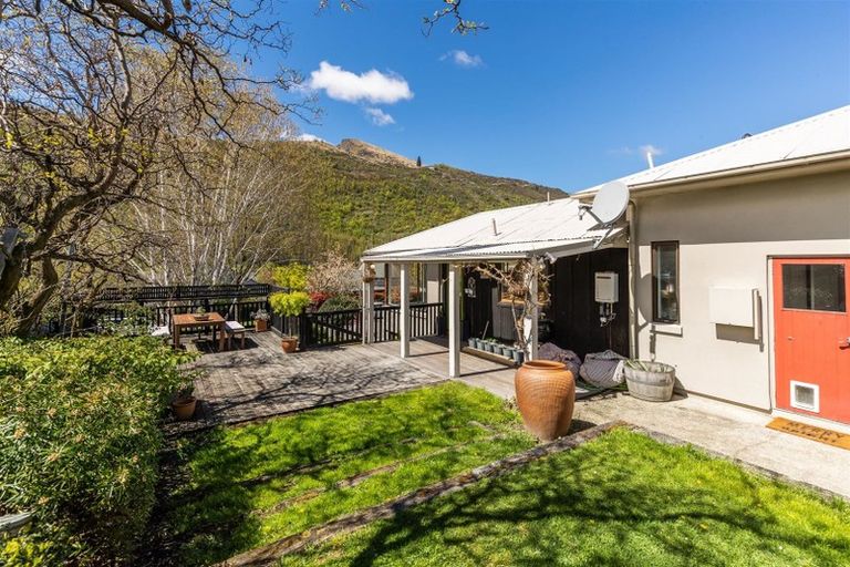 Photo of property in 80 Devon Street, Arrowtown, 9302