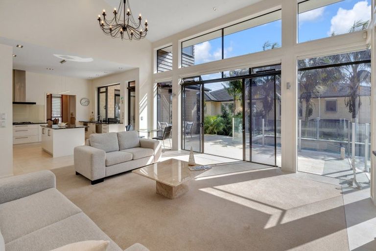 Photo of property in 39 Armstrong Farm Drive, East Tamaki Heights, Auckland, 2016