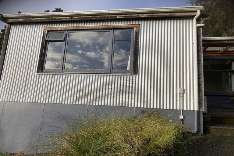 Photo of property in 38 Marine Parade, Macandrew Bay, Dunedin, 9014
