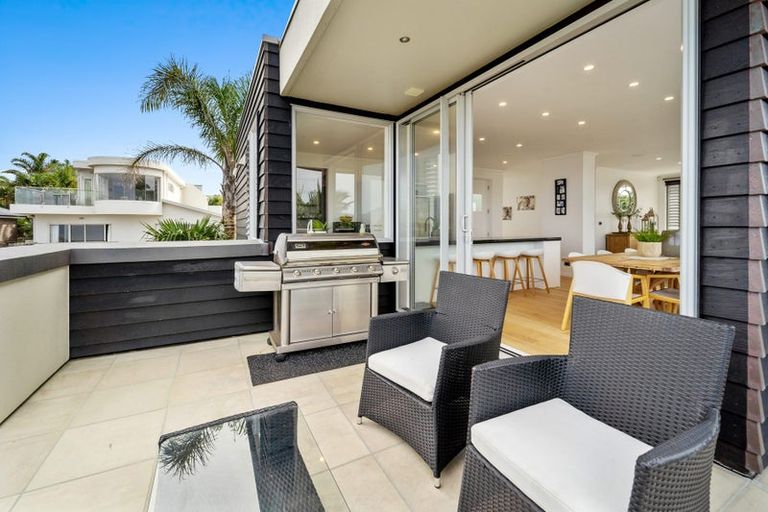 Photo of property in 33a Churchill Road, Murrays Bay, Auckland, 0630