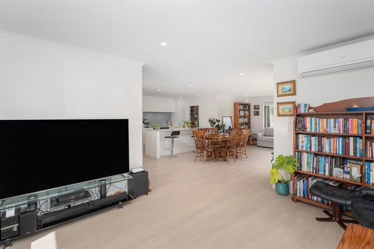 Photo of property in 37 Saint Andrews Drive, Pauanui, Hikuai, 3579