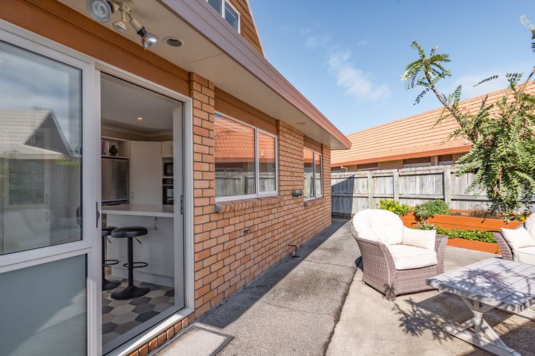 Photo of property in Holdsworth Villas, 54/2 William Donald Drive, Solway, Masterton, 5810