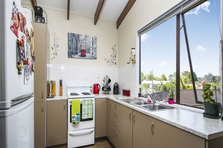 Photo of property in 142 Moire Road, West Harbour, Auckland, 0618