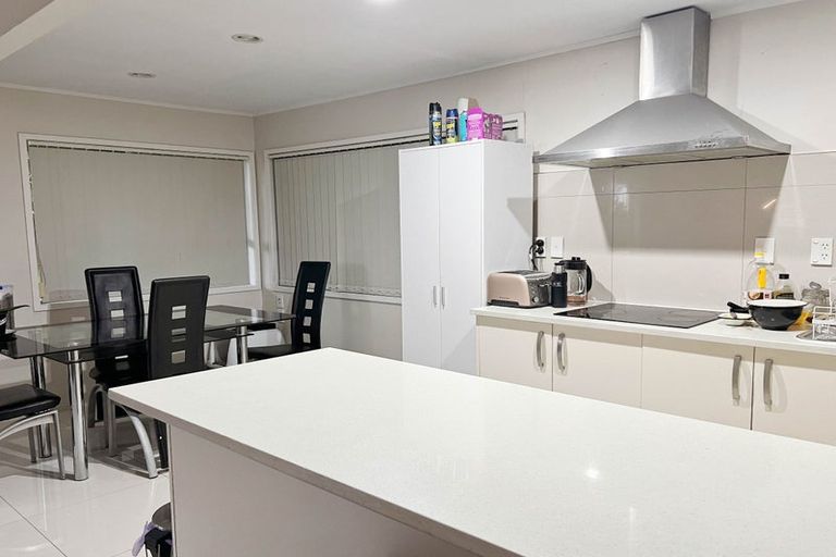 Photo of property in 4 Santiago Crescent, Unsworth Heights, Auckland, 0632