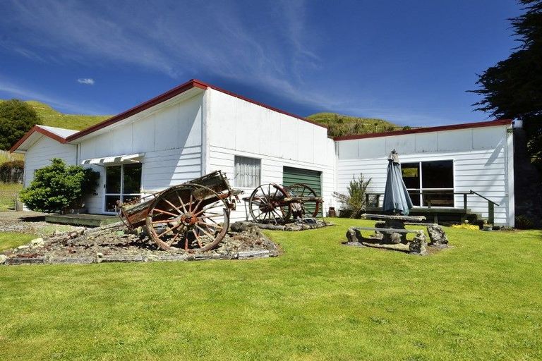 Photo of property in 18 King Street, Motu, Te Karaka, 4092