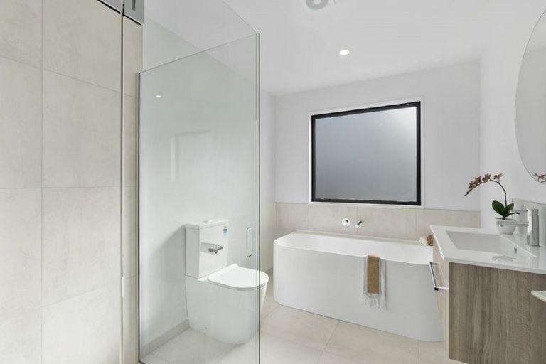 Photo of property in 26a Middlepark Road, Sockburn, Christchurch, 8042