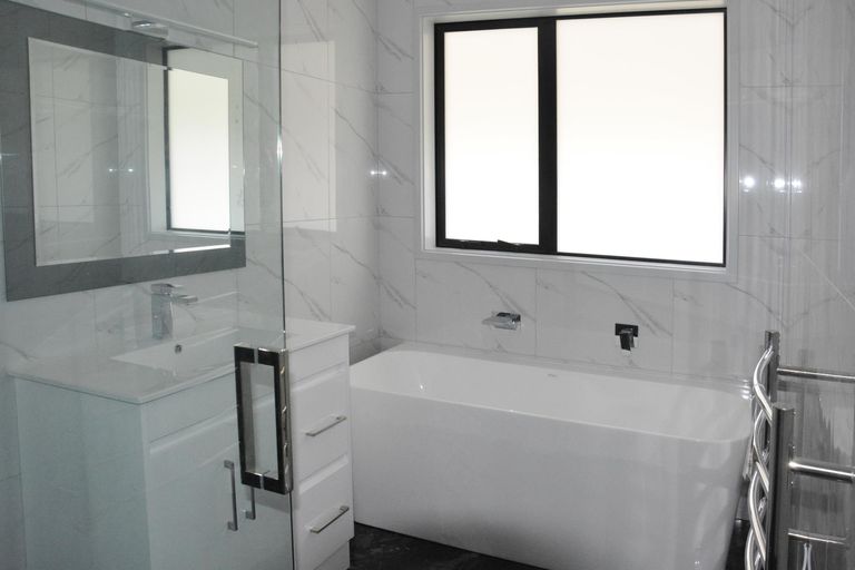 Photo of property in 3 Frederick Place, Whalers Gate, New Plymouth, 4310