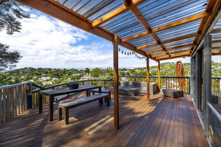 Photo of property in 3 Cambrae Road, Raglan, 3225