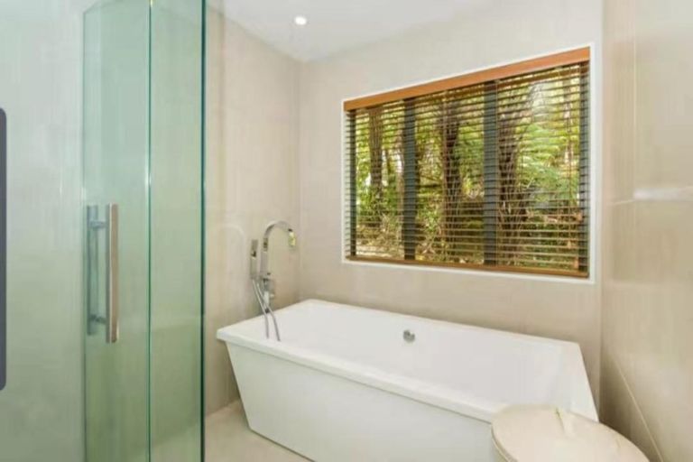 Photo of property in 6 Tree Fern Trail, Campbells Bay, Auckland, 0630