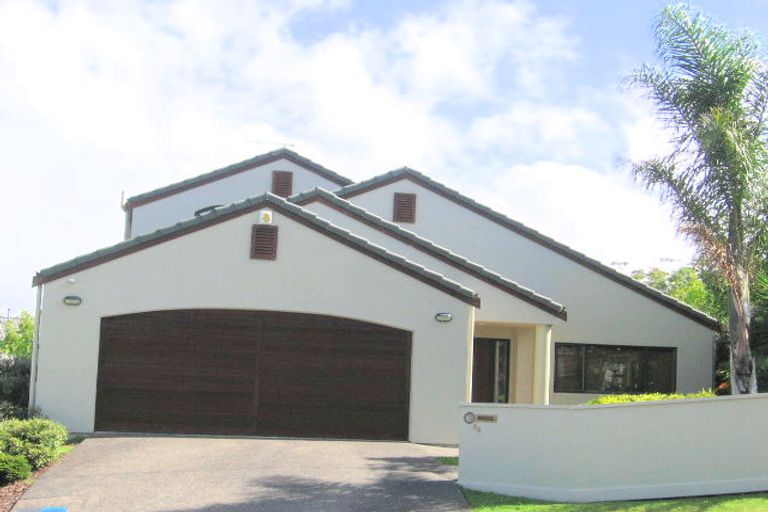 Photo of property in 10 Bundoran Way, Pinehill, Auckland, 0632