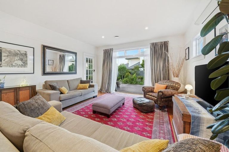 Photo of property in 127 Weston Road, St Albans, Christchurch, 8052
