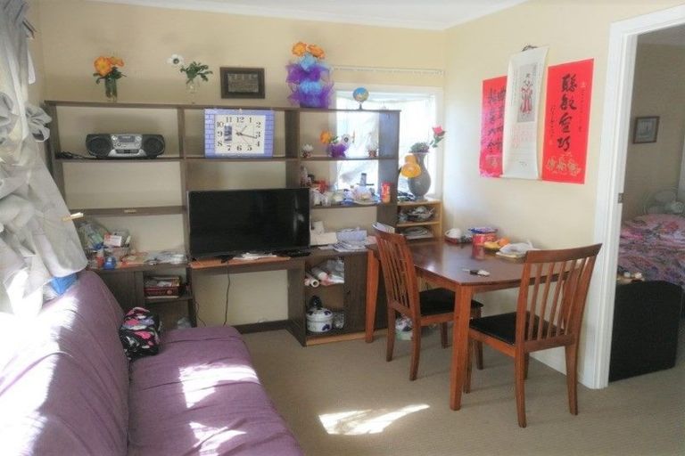 Photo of property in 1 Rogan Street, Mount Roskill, Auckland, 1041