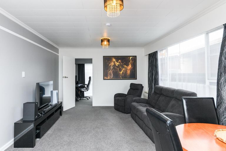 Photo of property in 5 Westhaven Grove, Takaro, Palmerston North, 4412