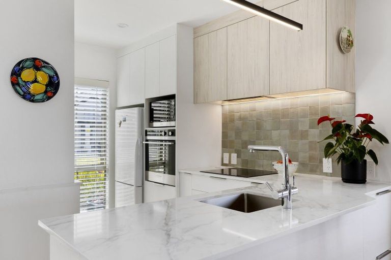 Photo of property in 18 Lakeridge Close, Rangatira Park, Taupo, 3330