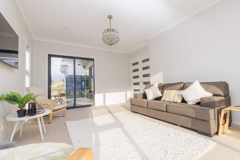 Photo of property in 6 Atherton Terrace, Churton Park, Wellington, 6037