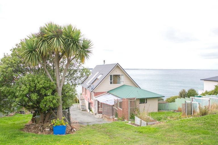 Photo of property in 14 Marine Parade, Bluff, 9814