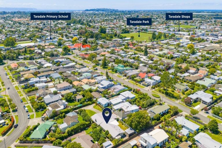 Photo of property in 16 Anderson Road, Taradale, Napier, 4112