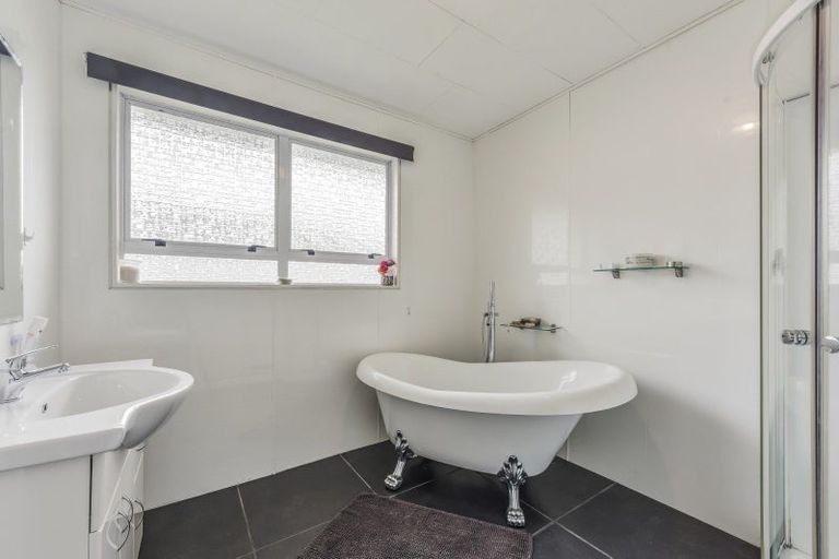 Photo of property in 14a Huia Street, Waikawa, Picton, 7220