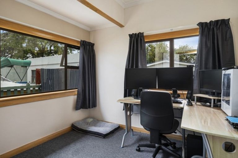 Photo of property in 7 Rangitira Avenue, Palmerston North, 4414