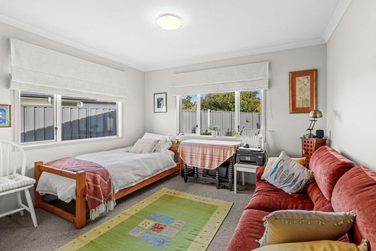 Photo of property in 19 Pania Place, Poraiti, Napier, 4112