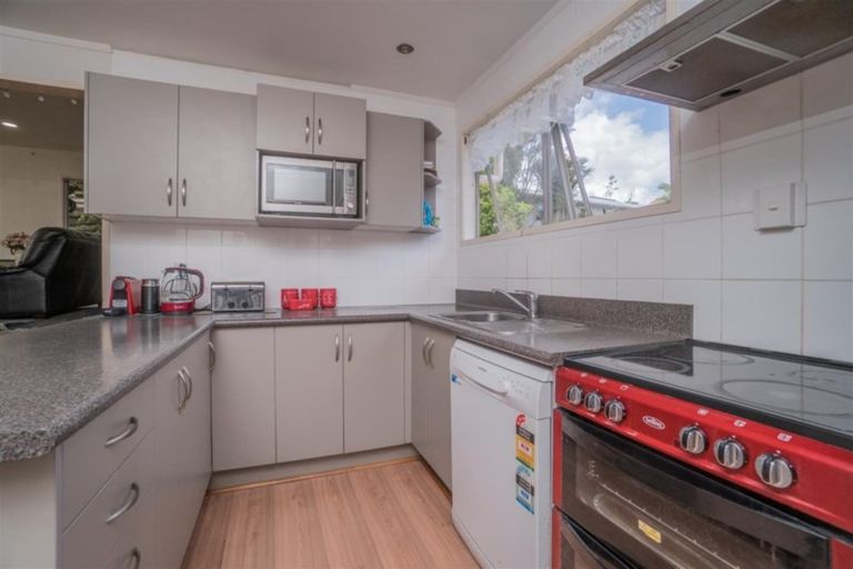 Photo of property in 18 Osman Street, Glen Eden, Auckland, 0602