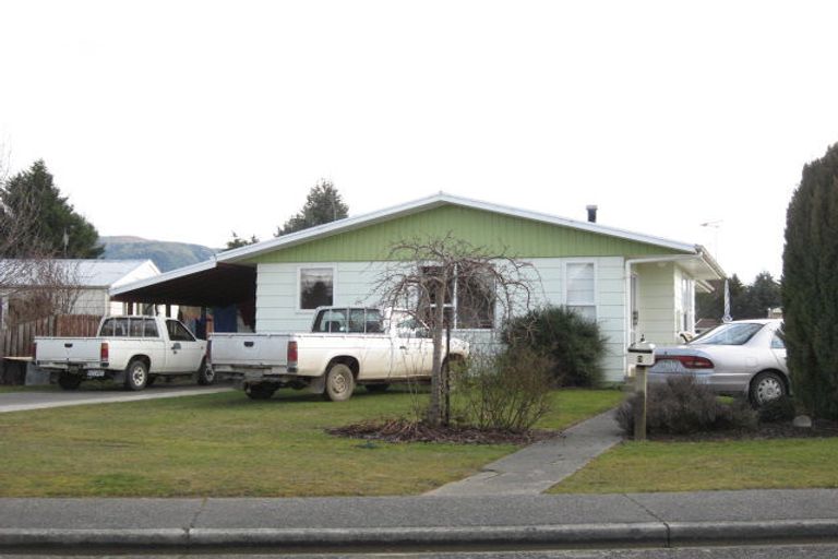 Photo of property in 3 Duncan Street, Te Anau, 9600