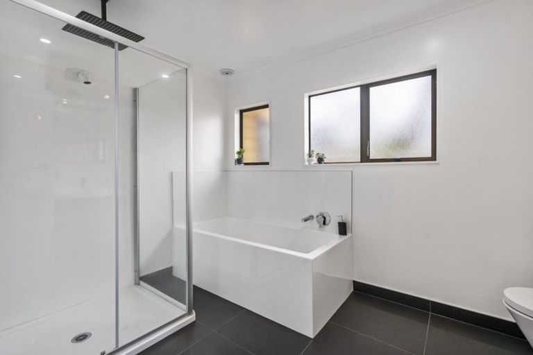 Photo of property in 3 Aztec Place, Conifer Grove, Takanini, 2112