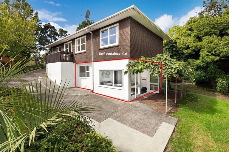Photo of property in 38 Neal Avenue, Glenfield, Auckland, 0629