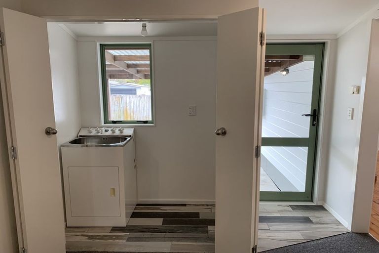 Photo of property in 280 Te Moana Road, Waikanae, 5036