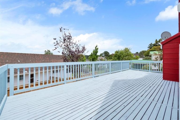 Photo of property in 42 Glenbervie Crescent, Massey, Auckland, 0614