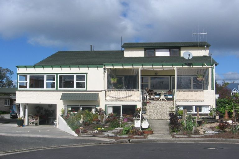 Photo of property in 2 Davies Street, Regent, Whangarei, 0112
