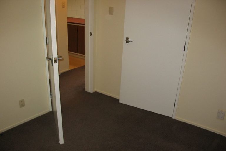 Photo of property in 2/219 Grant Road, Thorndon, Wellington, 6011