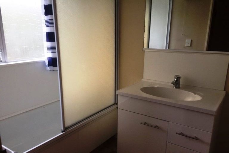 Photo of property in 1/23 Gemstone Drive, Birchville, Upper Hutt, 5018