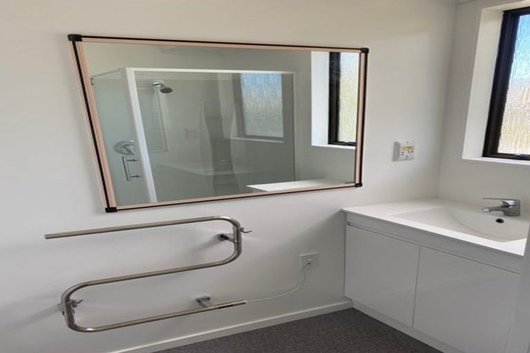 Photo of property in 47 Guadeloupe Crescent, Grenada Village, Wellington, 6037