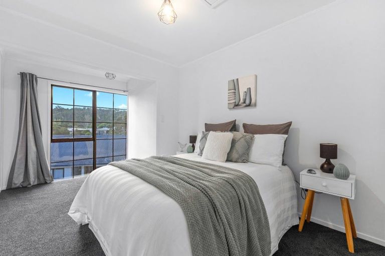 Photo of property in 61 Pemberton Avenue, Bayview, Auckland, 0629