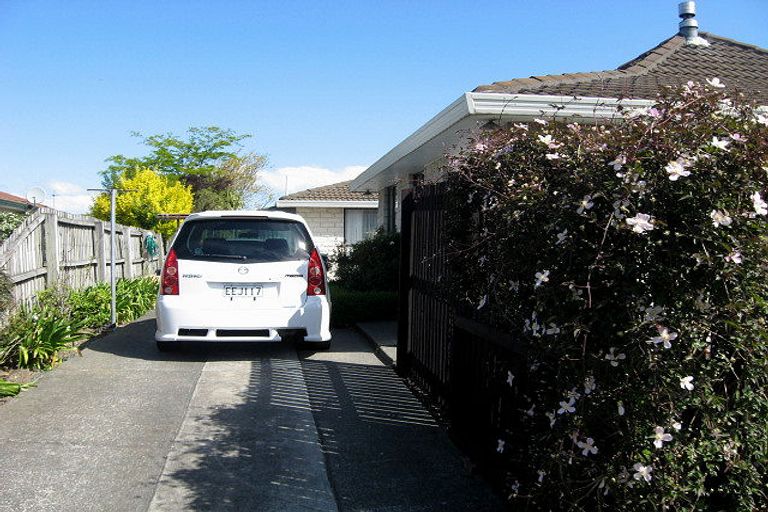 Photo of property in 2/76 Veitches Road, Casebrook, Christchurch, 8051