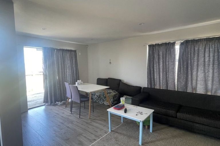 Photo of property in 72 Accolage Boulevard, Kumeu, 0810