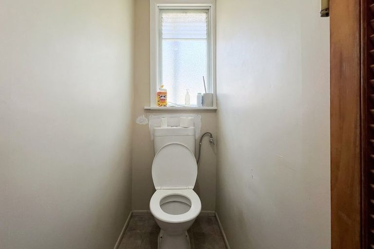 Photo of property in 1/9 Adriatic Avenue, Henderson, Auckland, 0612