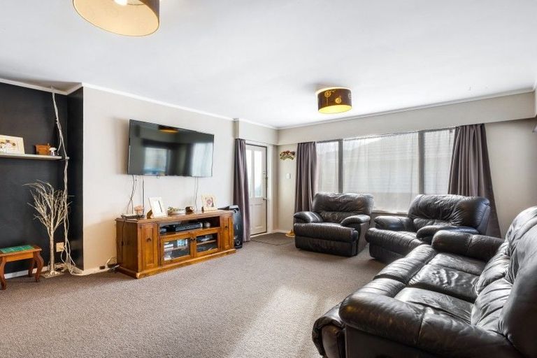 Photo of property in 10 Whitley Avenue, Ebdentown, Upper Hutt, 5018